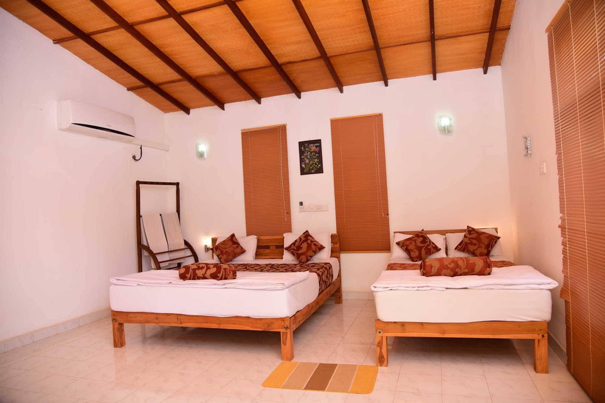 Indika Lake Resort Nuwarawewa East المظهر الخارجي الصورة